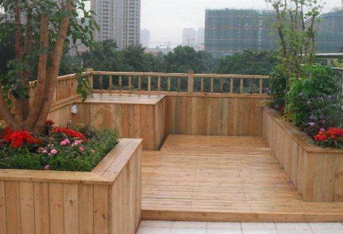 陽臺裝修新趨勢 告別瓷磚，園林綠化工程打造實(shí)用舒適空間